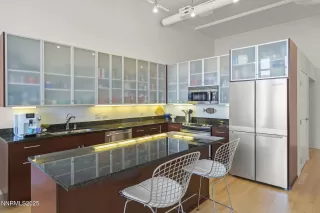 Photo #2: 250051704 Listing 