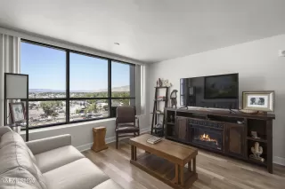 Photo #2: 250051707 Listing