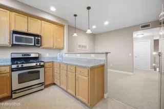 Photo #6: 250051859 Listing 