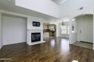 Photo #4: 250051876 Listing