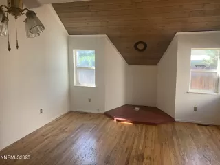 Photo #1: 250051916 Listing 