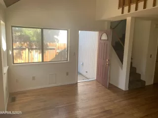 Photo #2: 250051916 Listing 