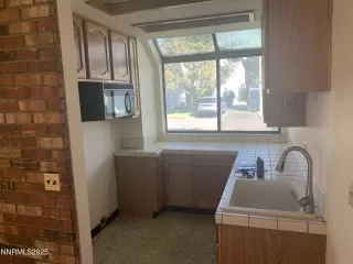 Photo #3: 250051916 Listing 