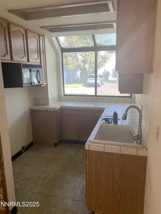 Photo #4: 250051916 Listing 