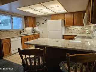 Photo #6: 250051919 Listing