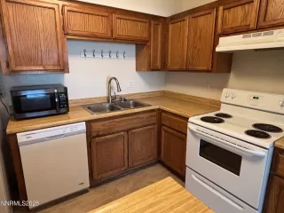 Photo #2: 250051938 Listing 