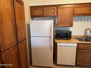 Photo #5: 250051938 Listing 