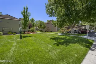 Photo #2: 250052000 Listing 