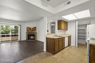 Photo #3: 250052000 Listing 