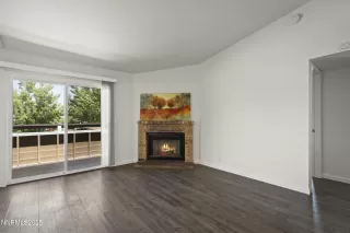 Photo #4: 250052000 Listing 