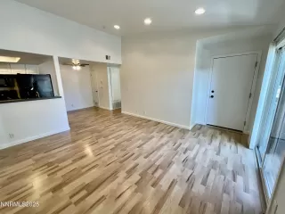 Photo #2: 250052077 Listing