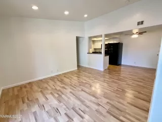 Photo #3: 250052077 Listing