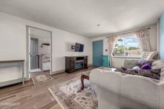 Photo #3: 250052128 Listing