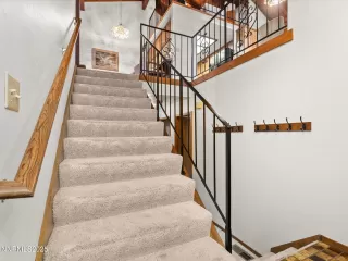 Photo #2: 250052137 Listing