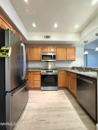 Photo #2: 250052169 Listing