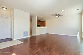 Photo #5: 250052300 Listing