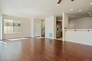 Photo #6: 250052300 Listing