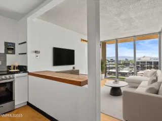 Photo #2: 250052400 Listing 