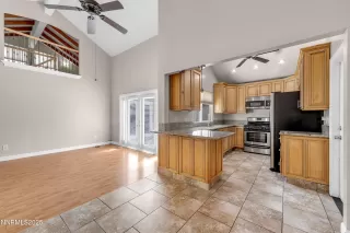 Photo #1: 250052448 Listing 