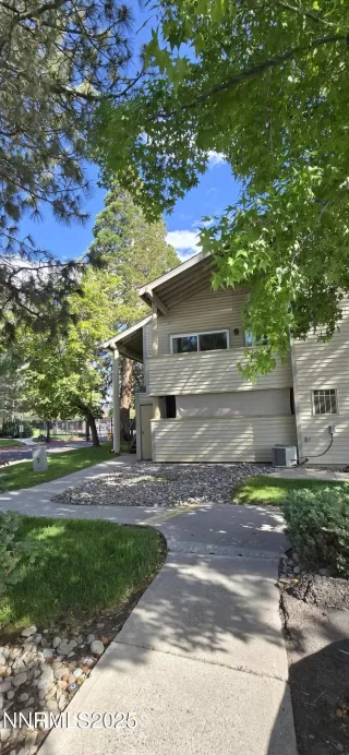 Click for more information on MLS # 250052501 : 2111 ROUNDHOUSE ROAD More Details about MLS # 250052501 : 2111 ROUNDHOUSE ROAD