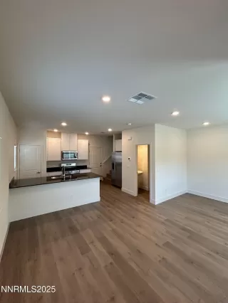 Photo #2: 250052531 Listing 