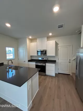 Photo #4: 250052531 Listing 