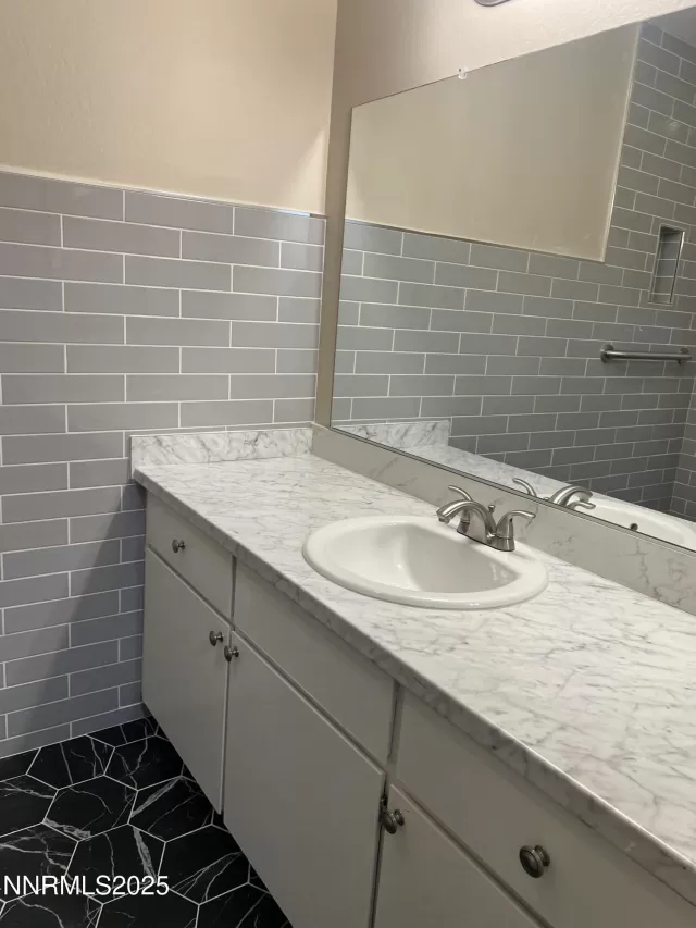 MLS: 250052604 Condo For Sale