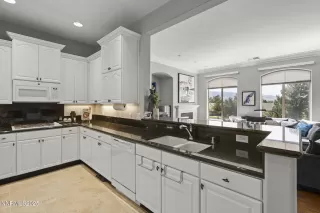 Photo #2: 250052725 Listing 