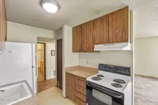Photo #6: 250052739 Listing