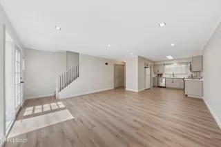 Photo #2: 250052756 Listing