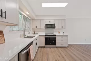 Photo #5: 250052756 Listing