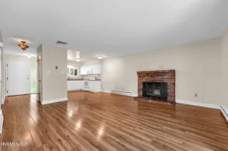 Photo #3: 250052758 Listing 