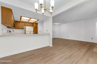 Photo #5: 250052798 Listing 