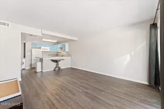 Photo #5: 250052822 Listing