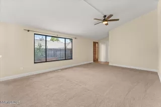 Photo #5: 250052823 Listing