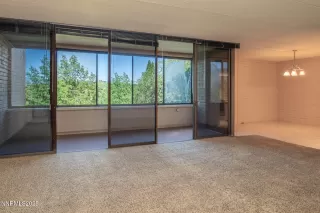 Photo #1: 250052937 Listing 