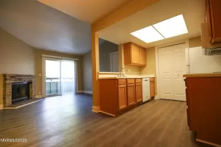 Photo #3: 250052944 Listing