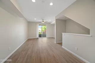 Photo #2: 250053040 Listing