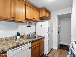 Photo #4: 250053099 Listing