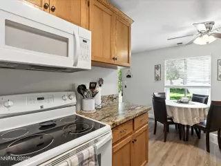 Photo #5: 250053099 Listing