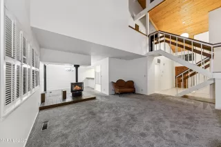 Photo #3: 250053112 Listing