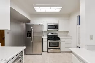 Photo #4: 250053112 Listing