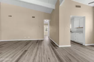 Photo #6: 250053127 Listing