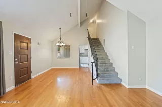 Photo #5: 250053194 Listing