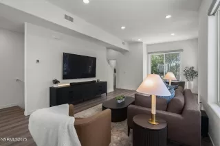 Photo #4: 250053214 Listing