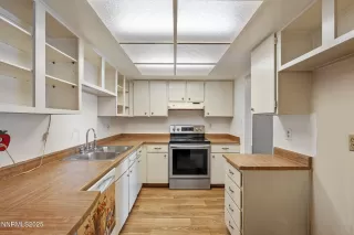 Photo #4: 250053268 Listing