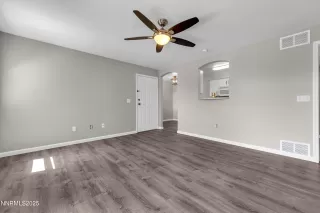 Photo #4: 250053291 Listing