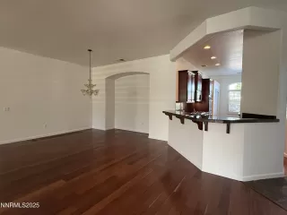 Photo #6: 250053388 Listing