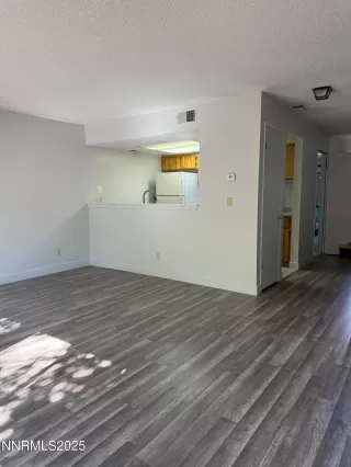Photo #2: 250053391 Listing