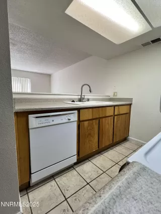 Photo #6: 250053391 Listing